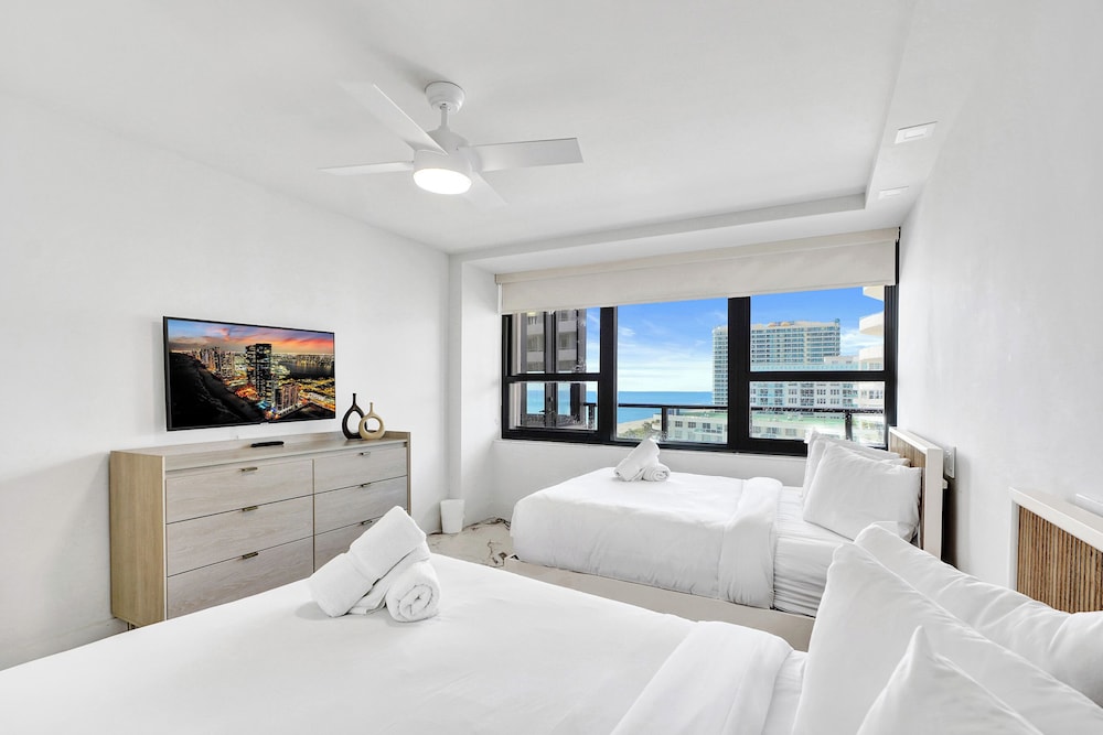 2 Bedrooms, Condo, Resort, Luxury, 1 King and 2 Queen Beds, Ocean Front, Sauna, Terrace