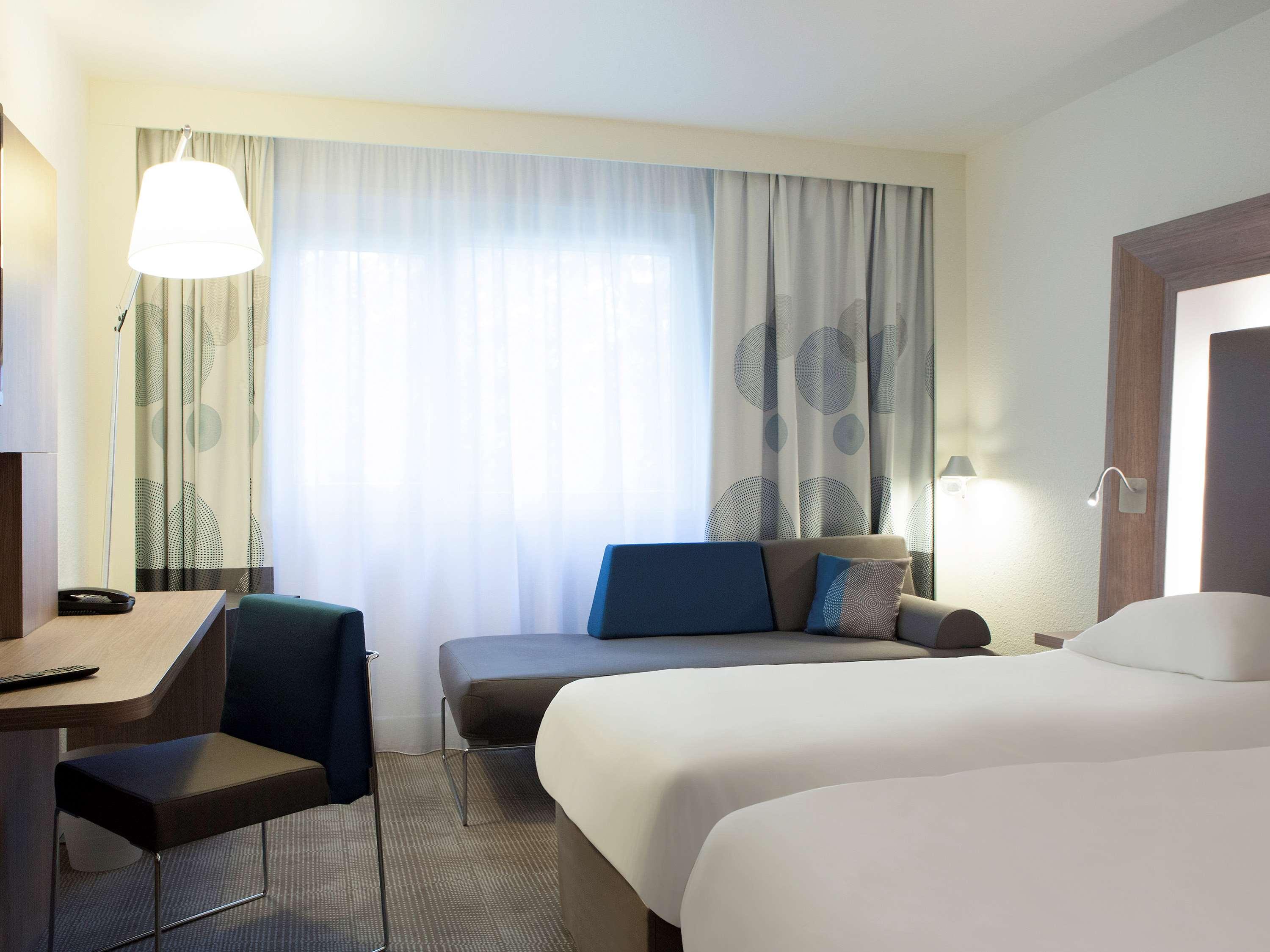 MODERN, STANDARD, TWIN BEDS