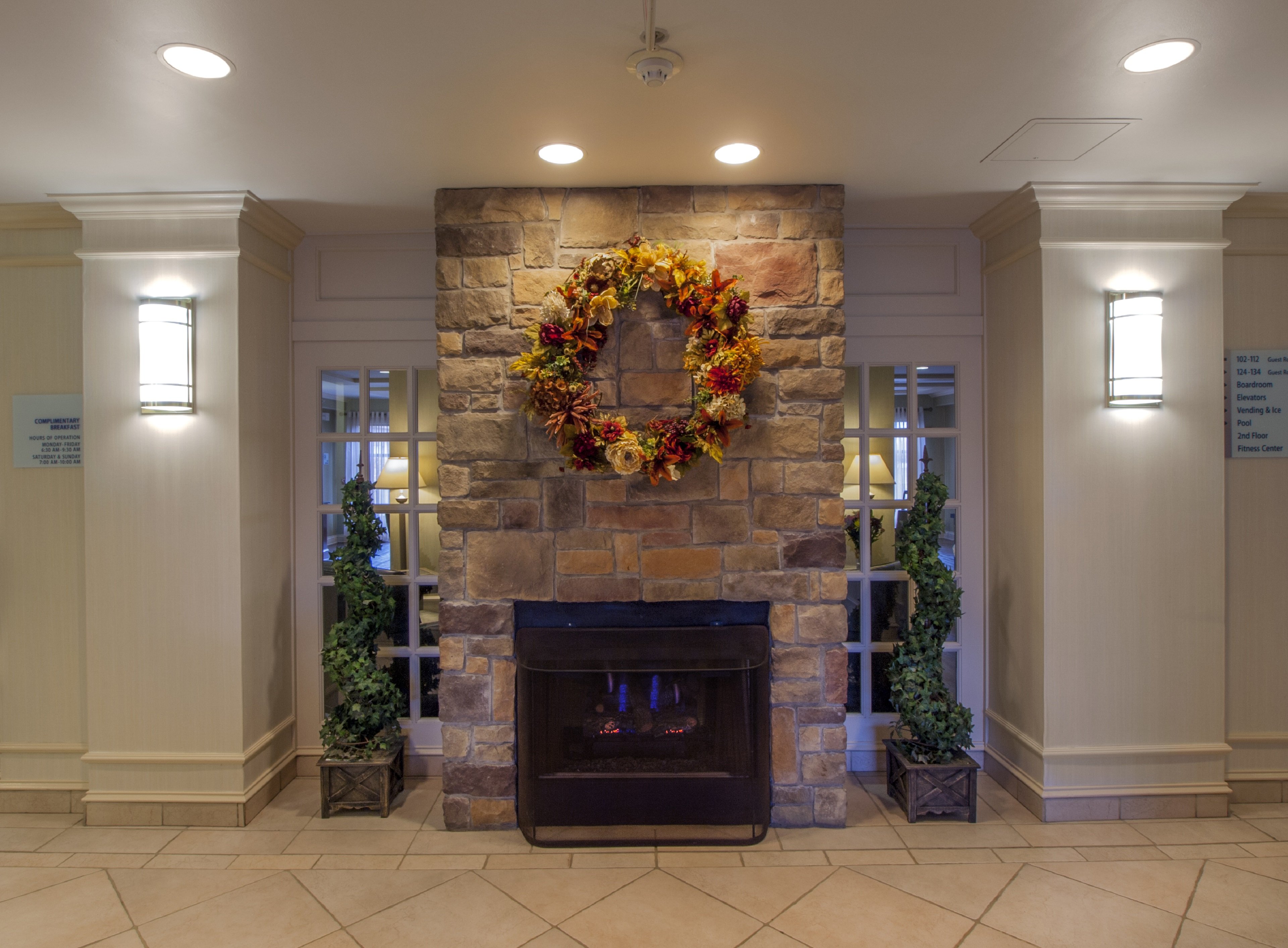 Holiday Inn Express Hotel Suites Buffalo Airport 9/58