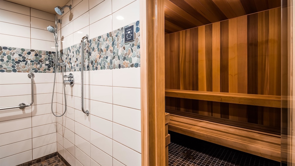 Best Western Plus Barclay Hotel 16/33