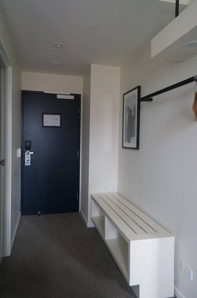 Woodroffe Hotel 23/49