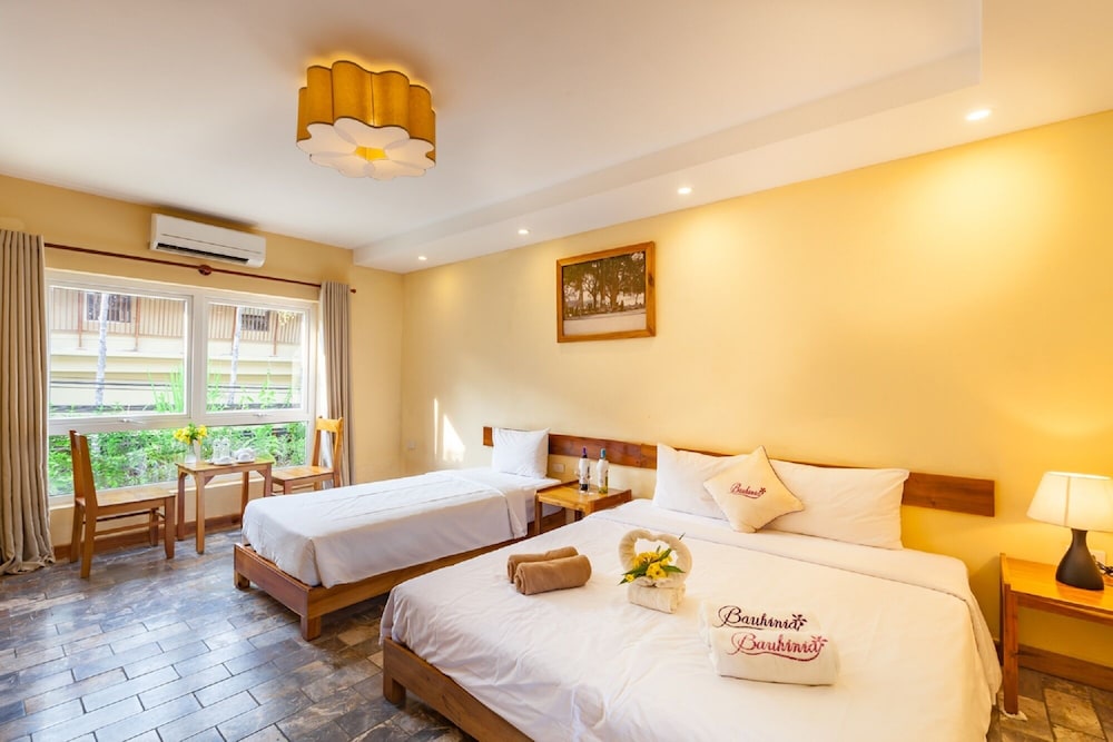 SUPERIOR, KING BED, GARDEN VIEW