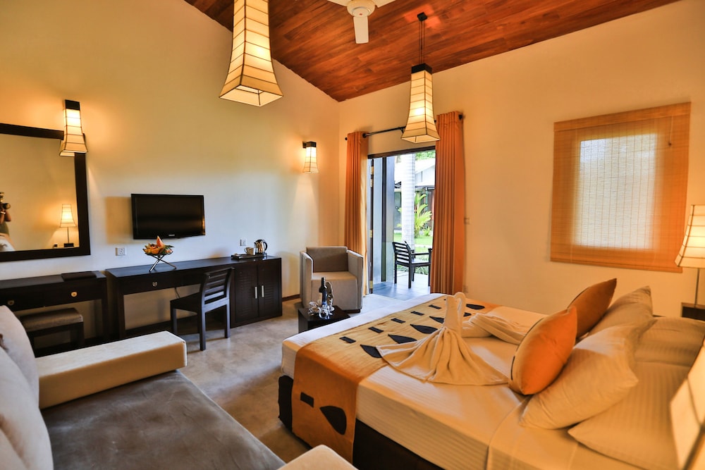 Chaarya Resort Spa By Chandrika 36/60