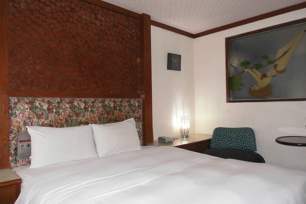غرفة بسرير مزدوج، Modern Plaza Hotel 7/10