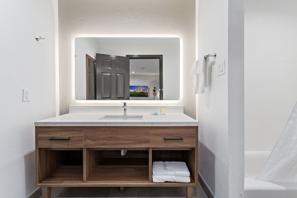 جناح بسرير كينج، Baymont by Wyndham Beaumont 5/5