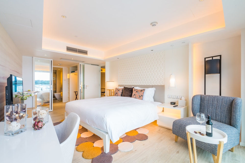 The Pier Hotel 7/69