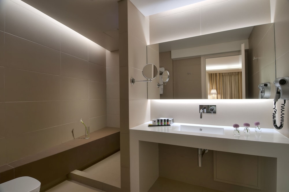 غرفة سوبيريور بسرير كوين، O and B Athens Boutique Hotel 6/8