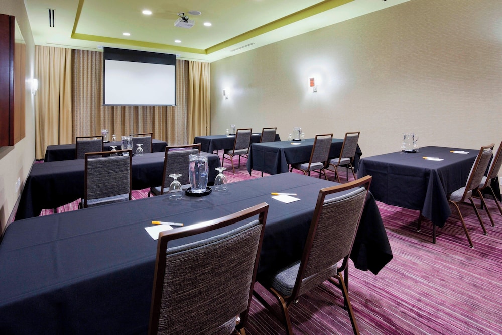 Courtyard by Marriott Minneapolis Maple Grove/Arbor Lakes 62/70