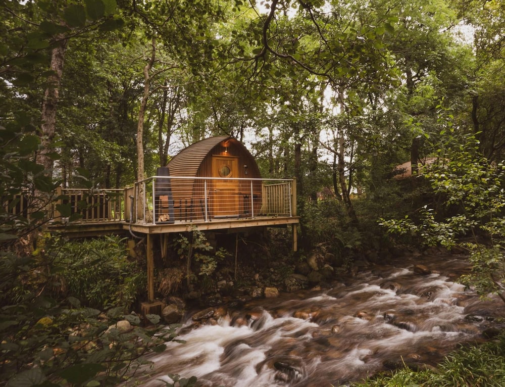 Riverbeds Lodges With Hot Tubs 1/23