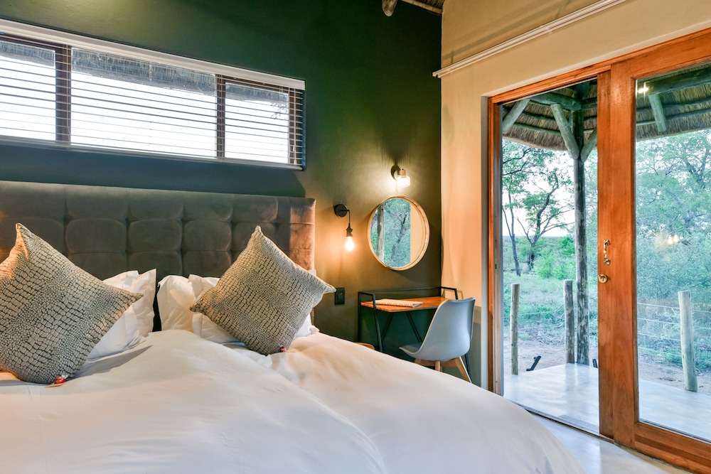 Mziki Safari Lodge 19/76