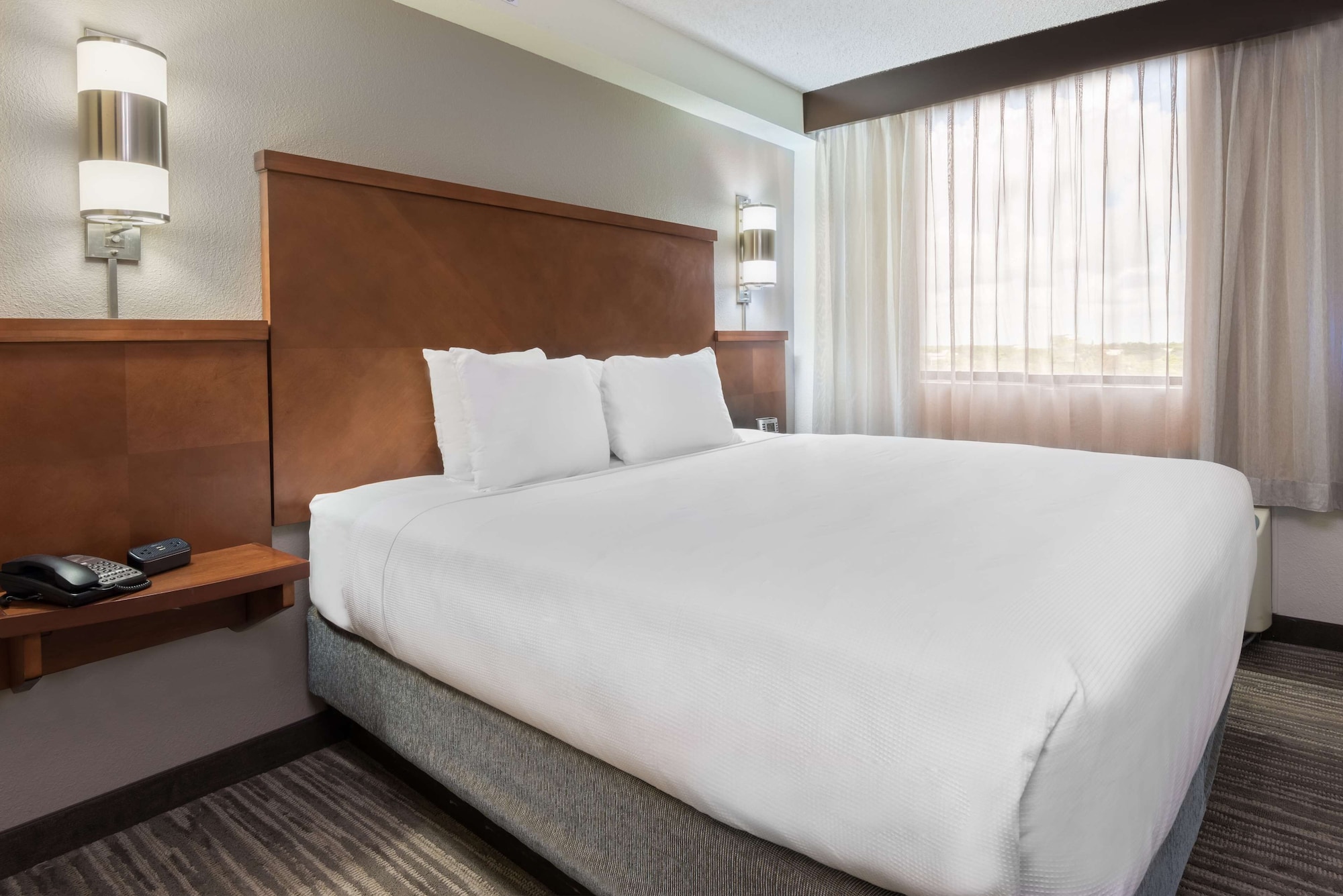 ROOM, KING BED, SOFA, HIGH FLOOR