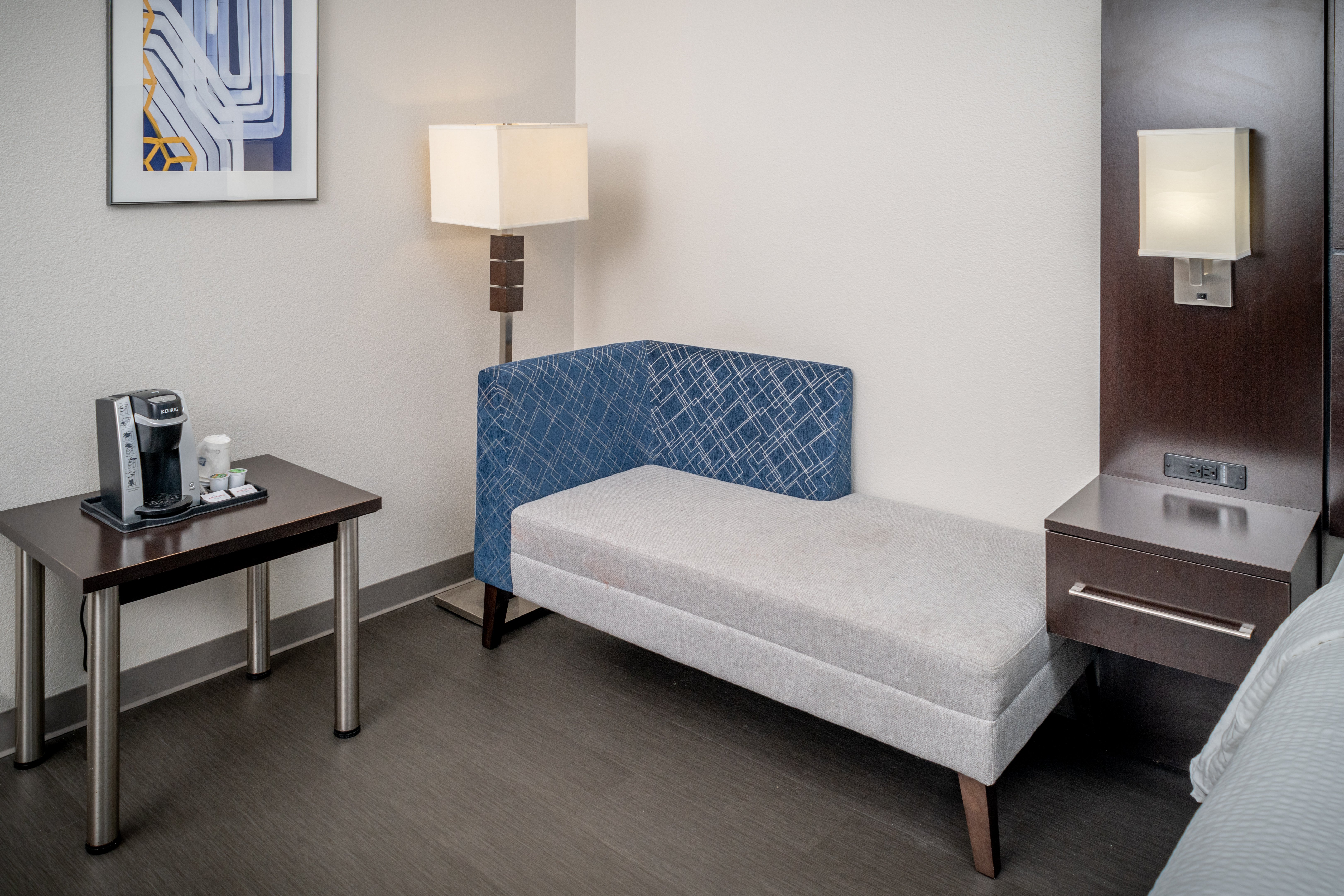 Holiday Inn Express Hotel & Suites Cross Lanes 60/75