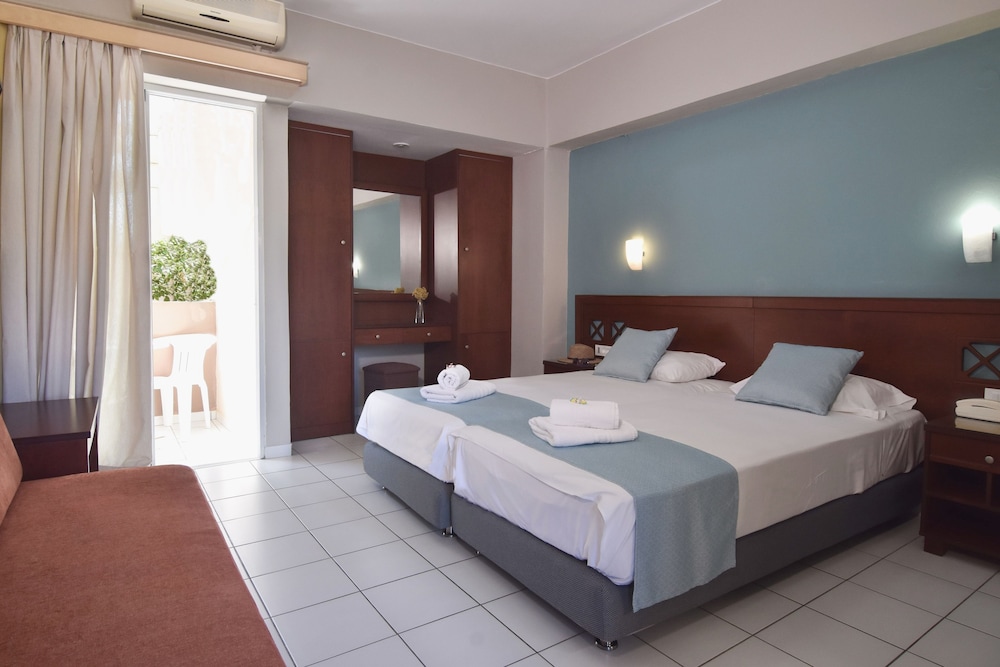 Hermes Hotel 13/55
