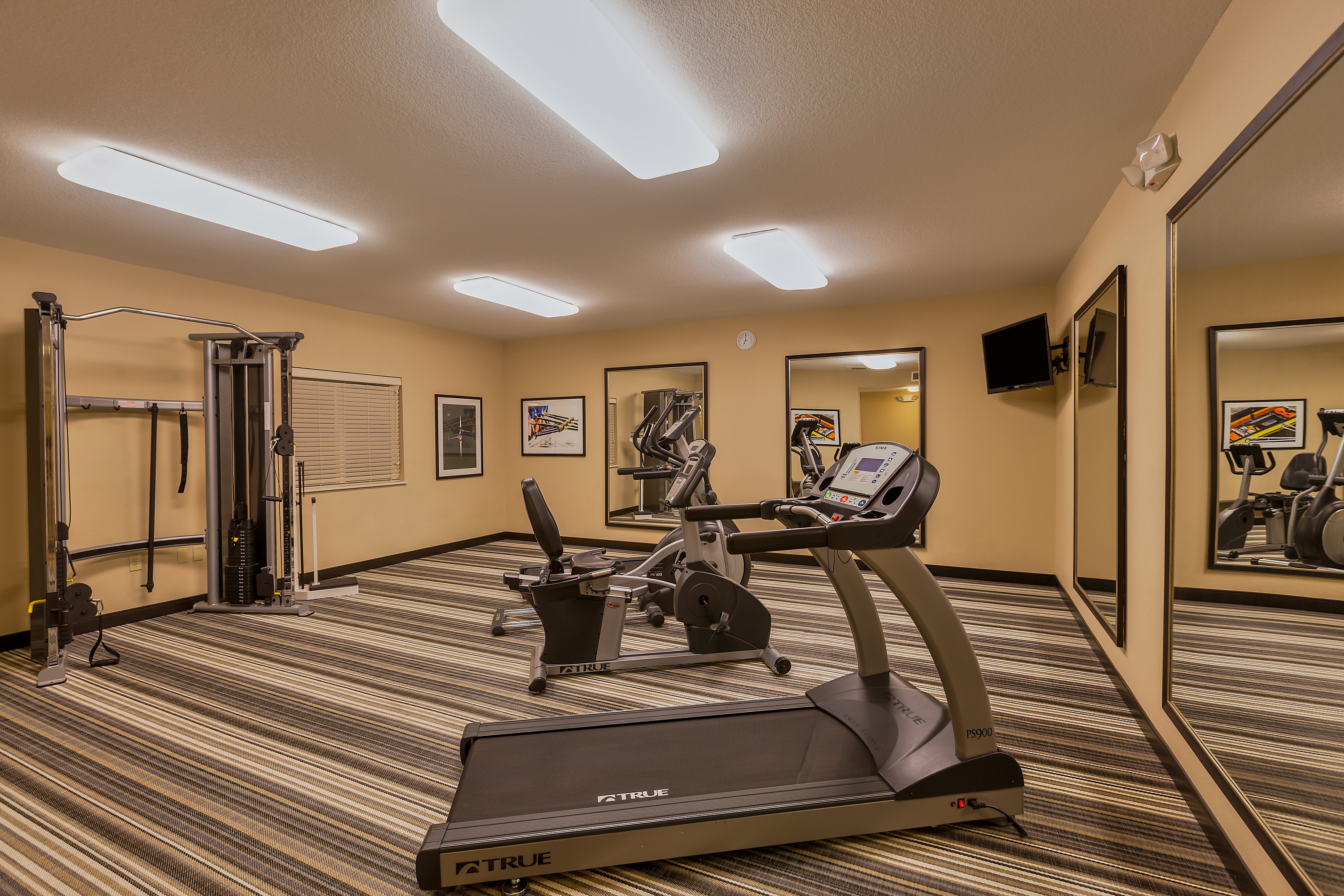 Candlewood Suites TUCSON 19/37