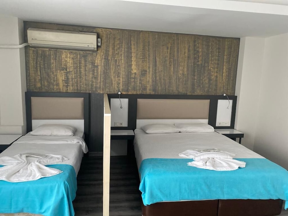 GRAND AS HOTEL 35/64