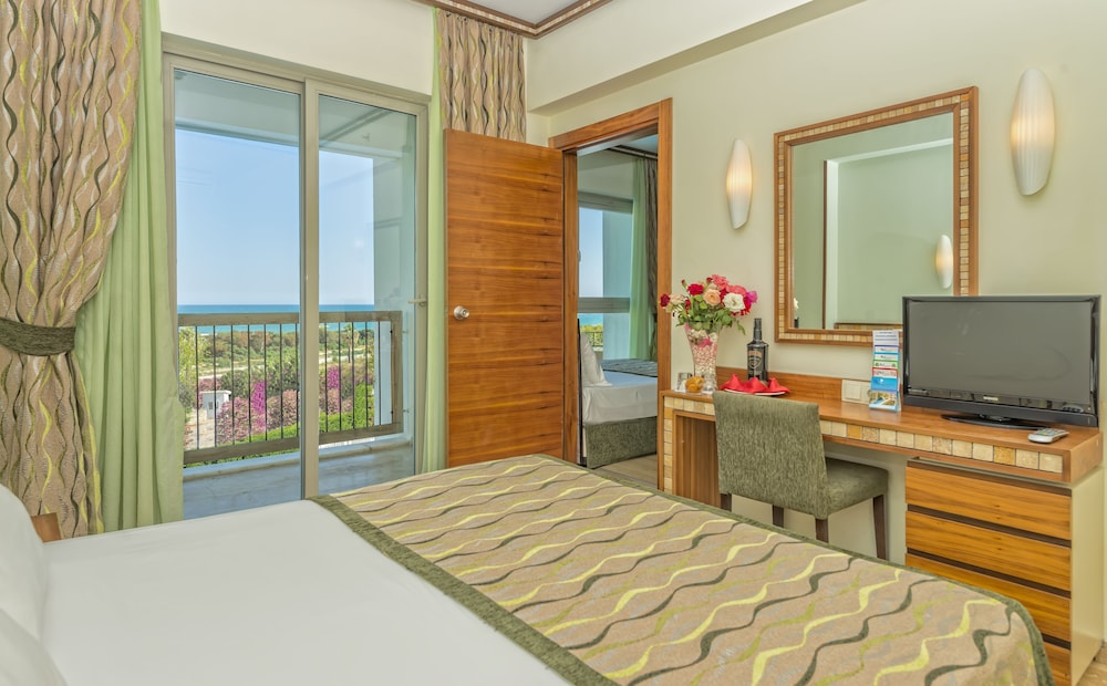 Royal Atlantis Resort Spa 30/69