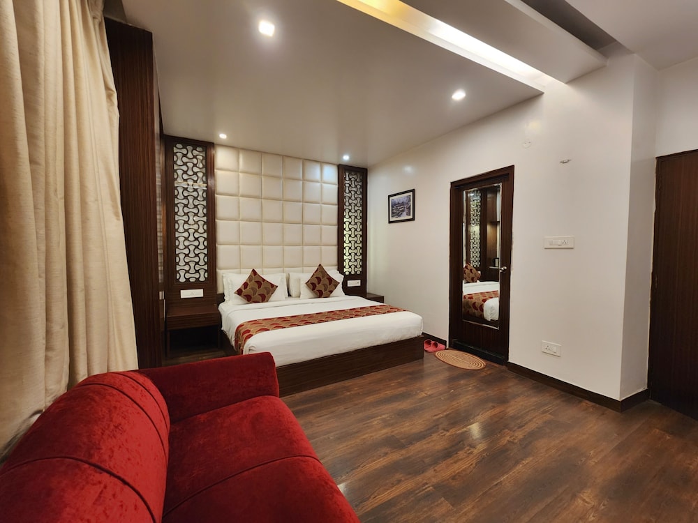 Hotel Surya 15/50