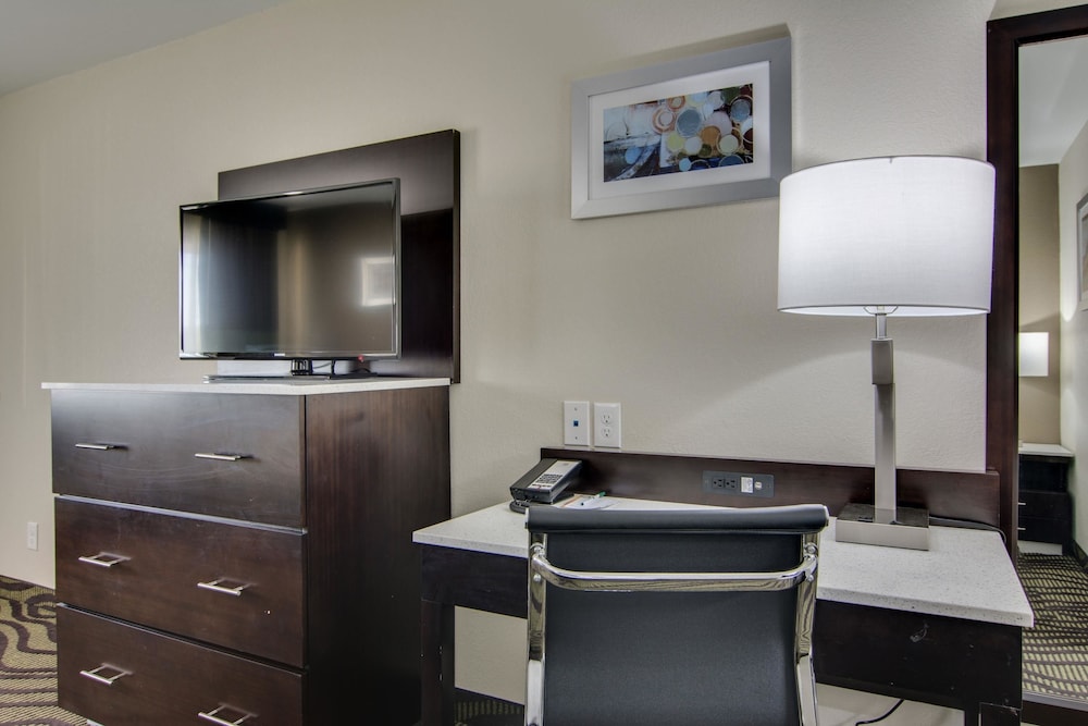 Quality Inn & Suites Athens University Area 28/57