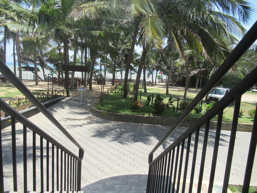 Sand Bank Hotel & Restaurant 12/18