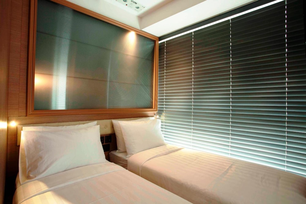 Bluejay Residences 25/40