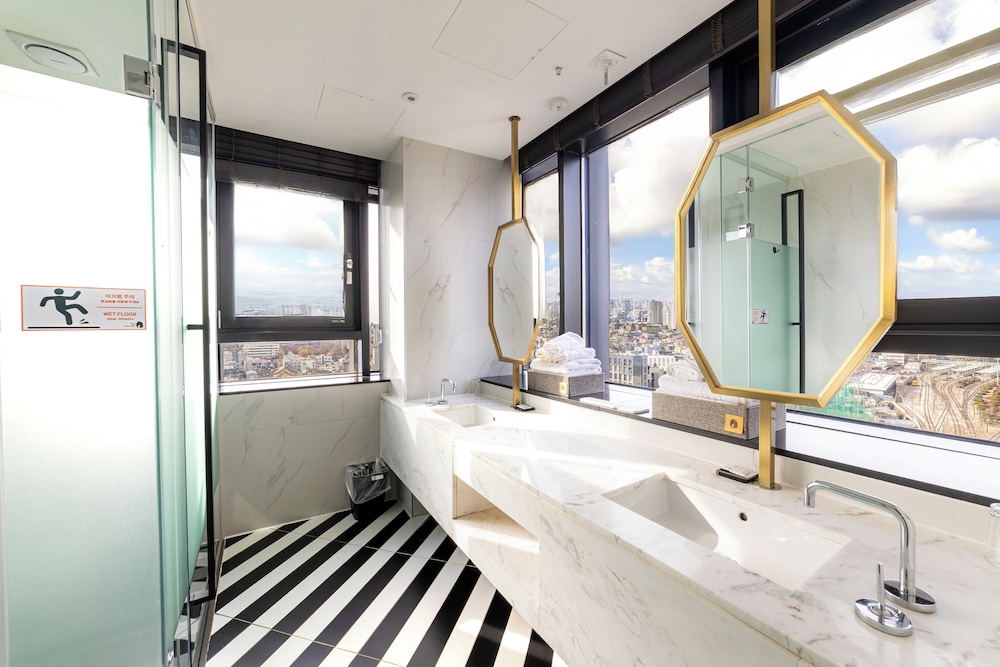 Hotel The Designers Seoul Station 50/50