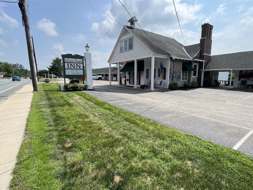School House Inn 17/28
