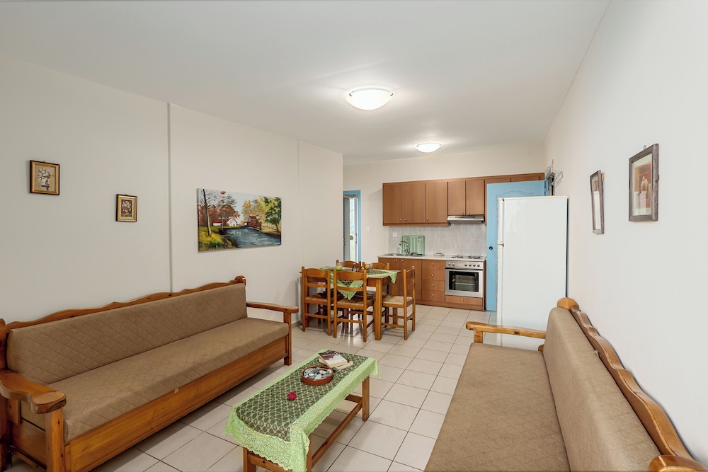 Sunrise Hotel and Apartments Rodakino 52/73