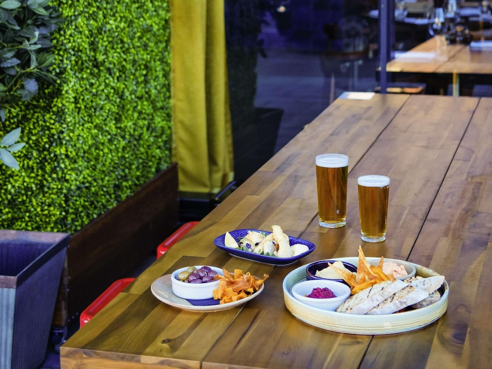 Mantra Albury Hotel 52/70