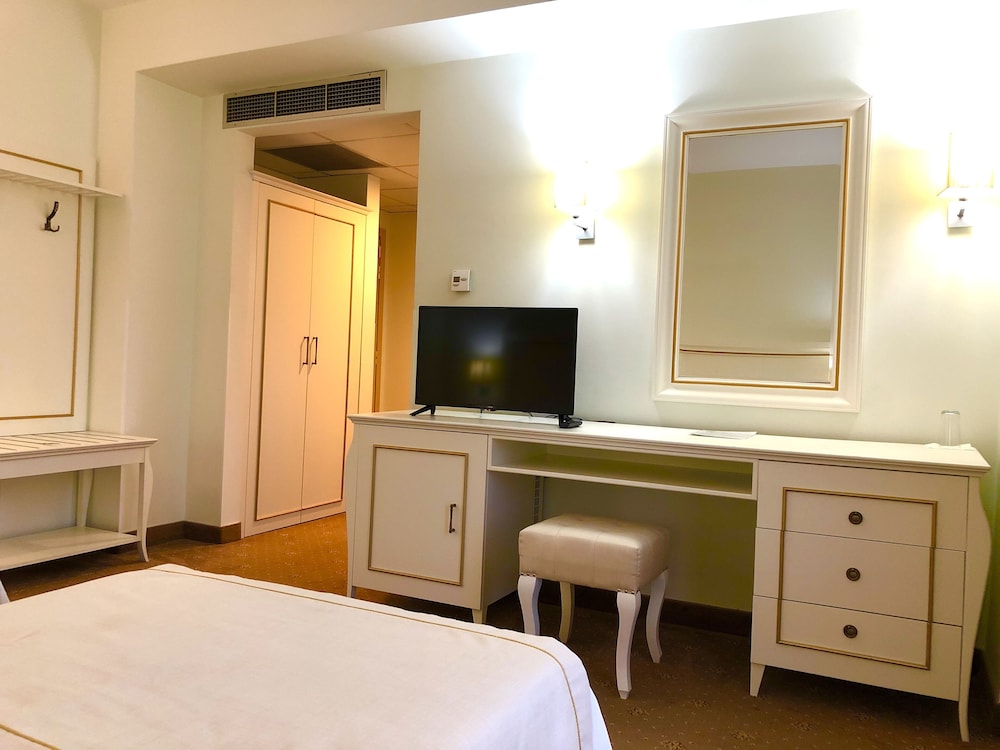 Fieri Hotel 40/77