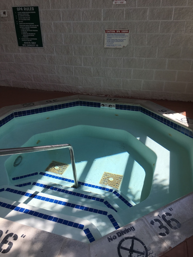 swimming pool spa