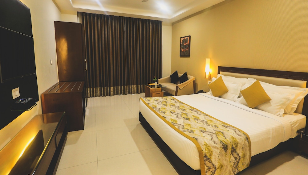 Rudraksh Club & Resort 3/27