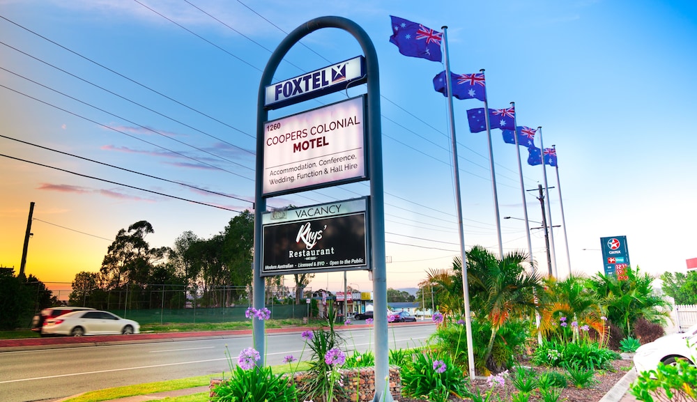 Coopers Colonial Motel 4/64