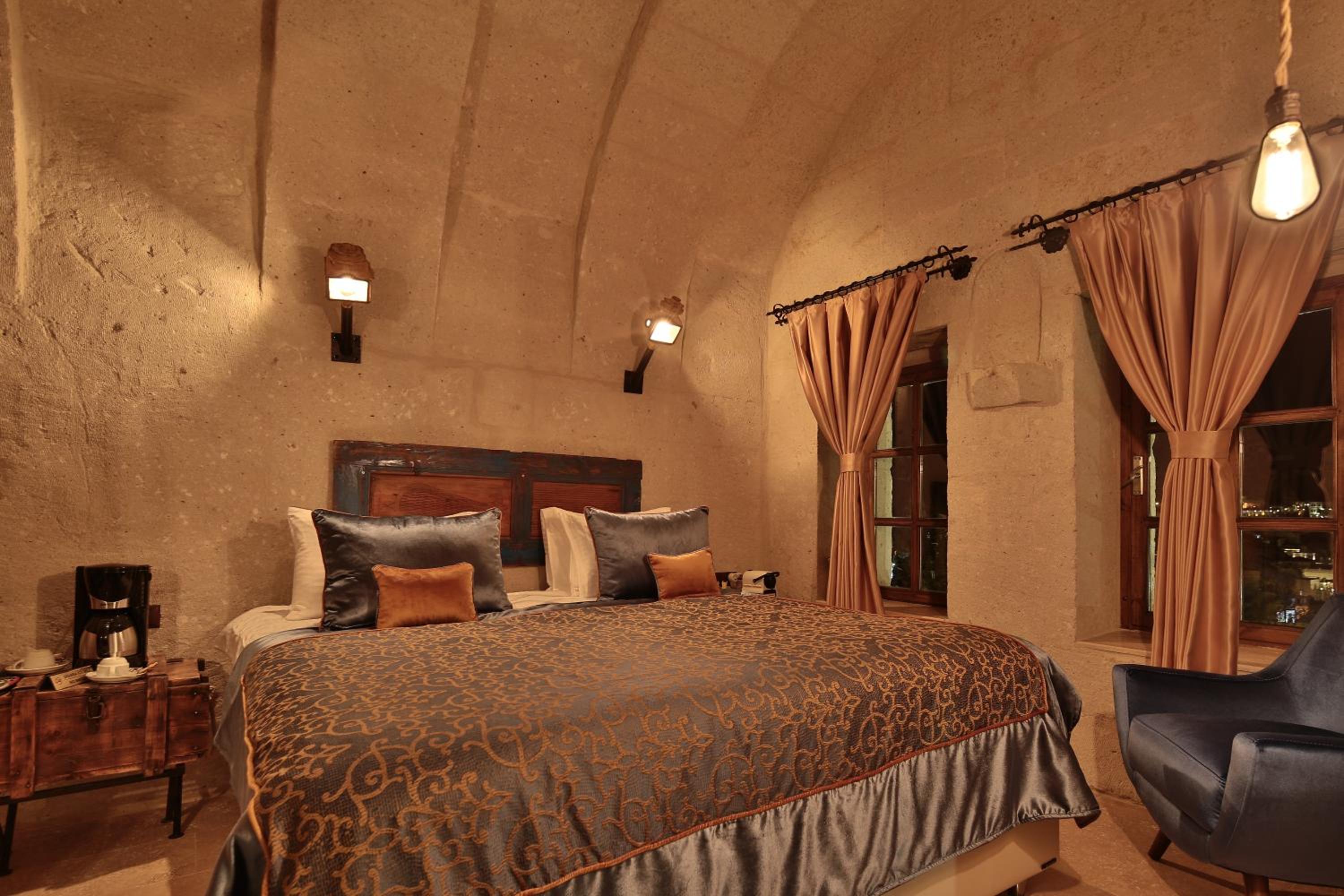 Arch, Deluxe, with View