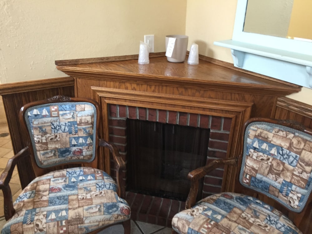 Seacrest Inn 41/42
