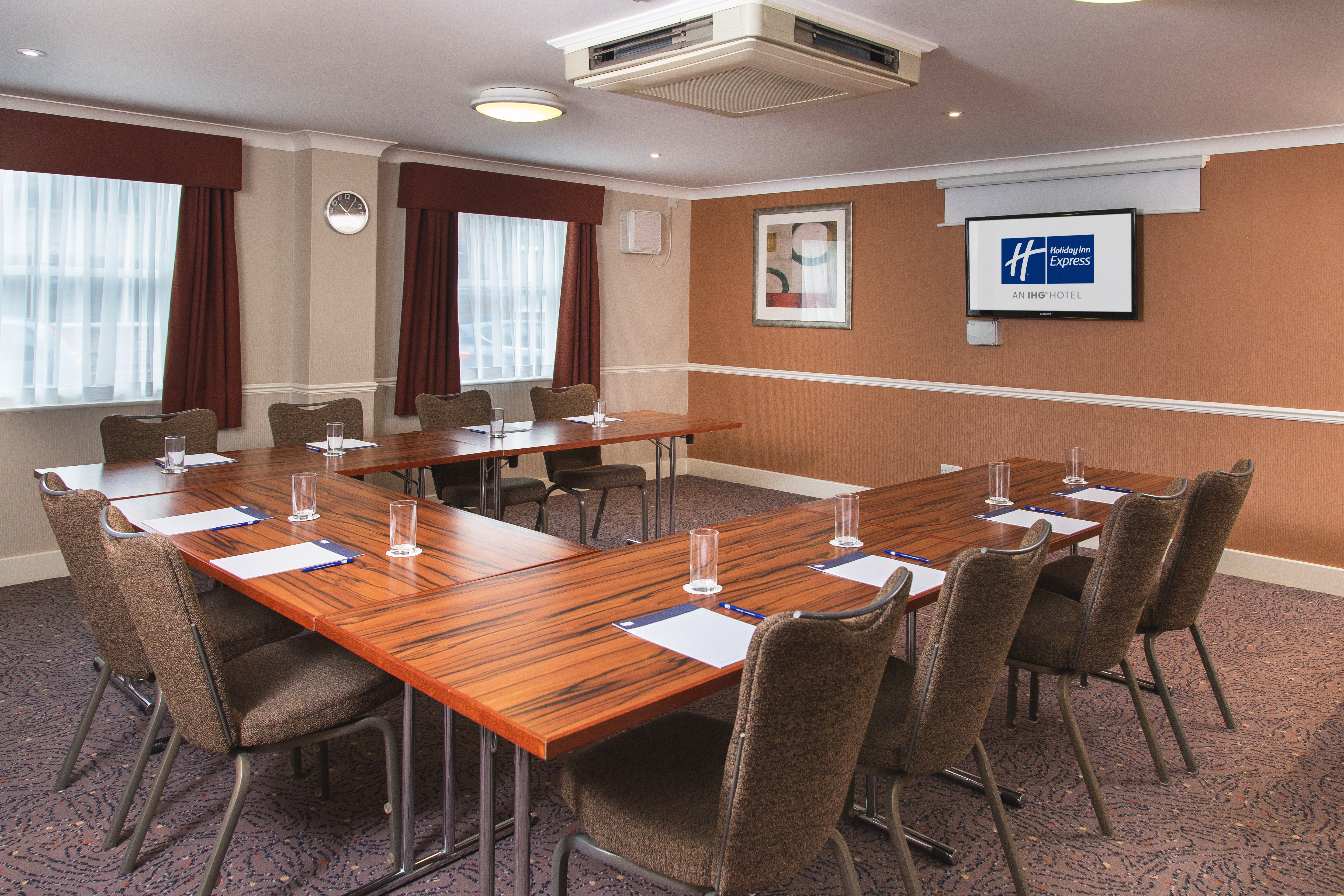 Holiday Inn Express Leeds East 24/32