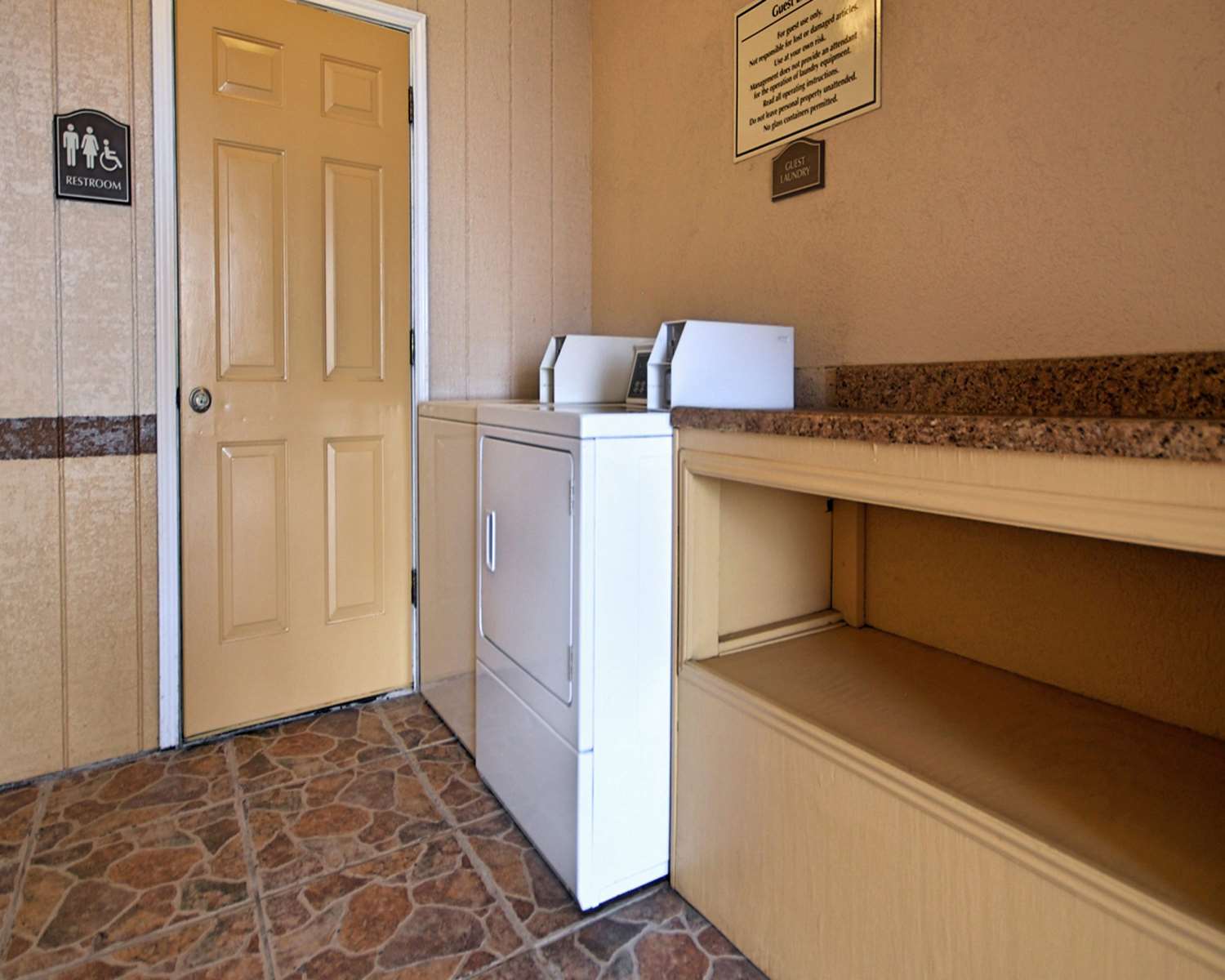 Americas Best Value Inn Kingsville 8/8