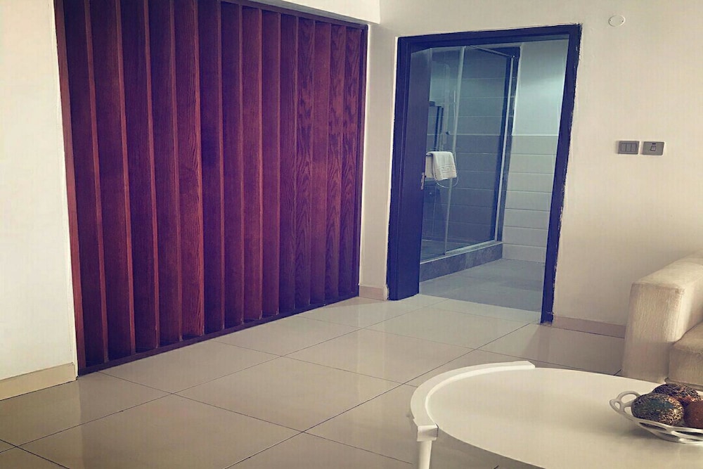 The View Lekki 36/40