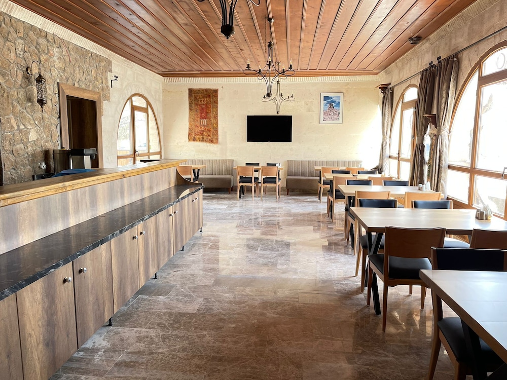 Cave Hotel Saksagan 36/48
