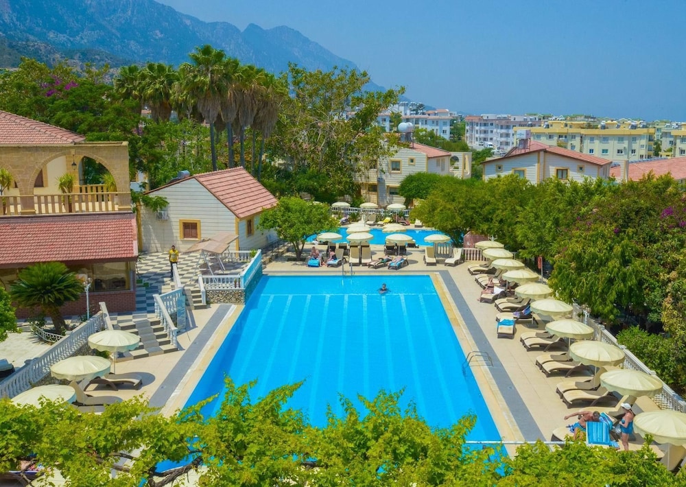 RIVERSIDE GARDEN RESORT(FORMERLY RIVERSIDE HOLIDAY VILLAGE) 29/36