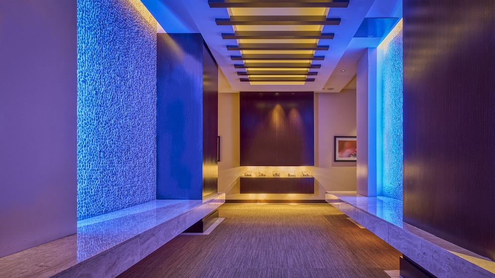 Harrahs Resort Atlantic City - A Caesars Rewards Destination 44/70