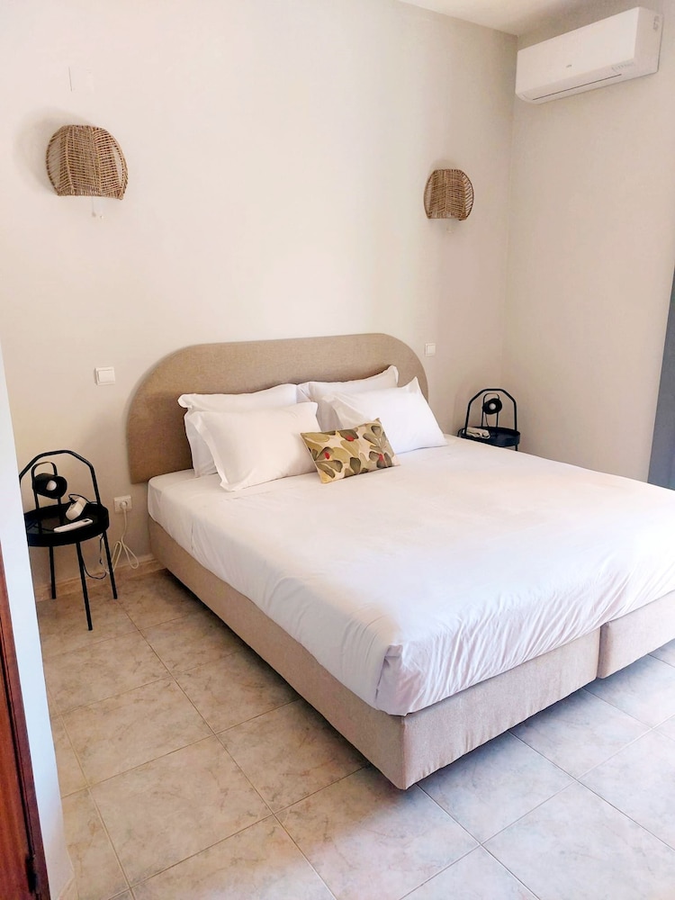 3 BEDROOMS, APARTMENT