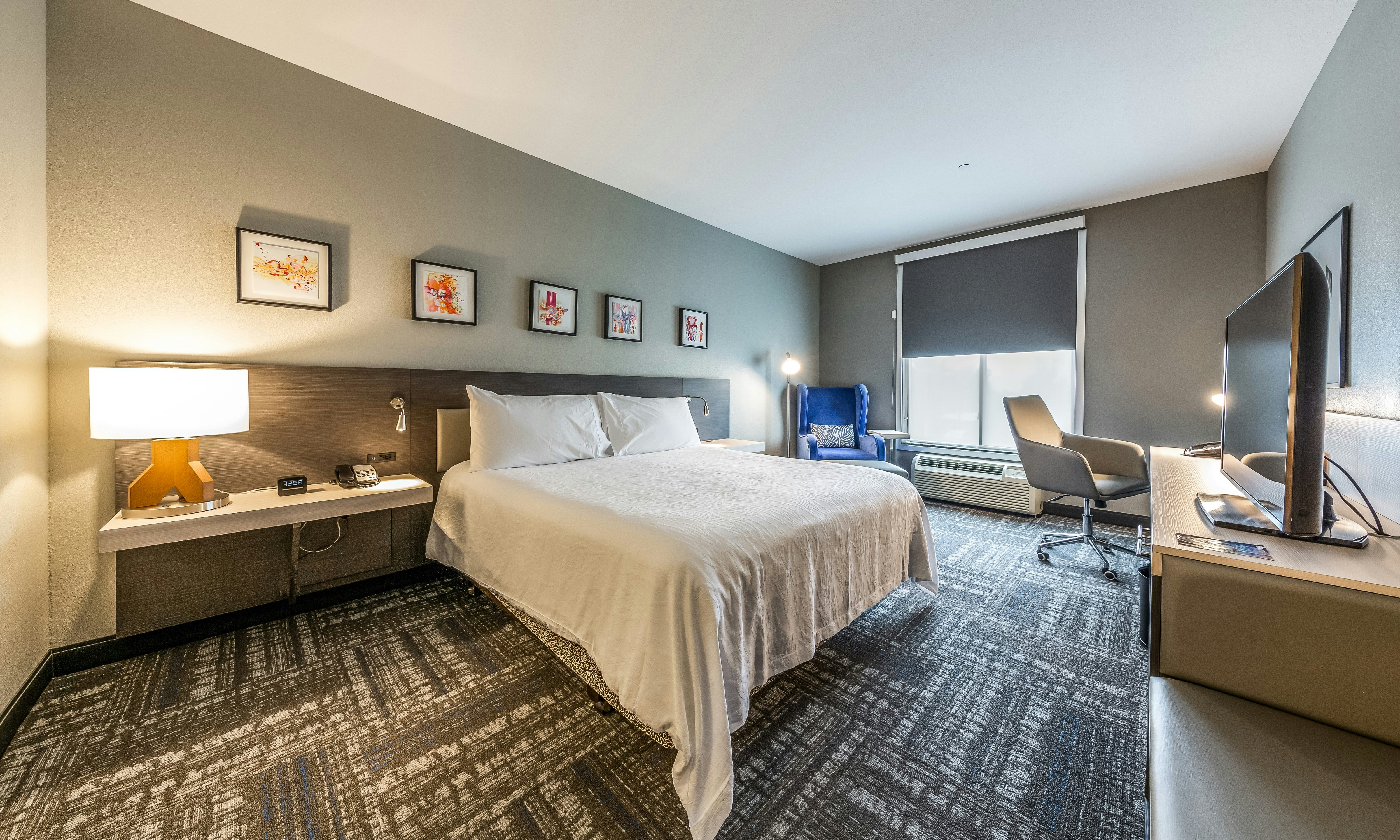 ROOM, KING BED