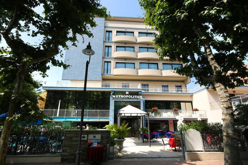 Hotel Metropolitan 1/65