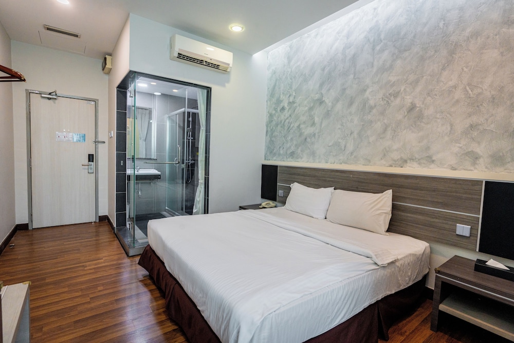 Indra Hotel 21/58