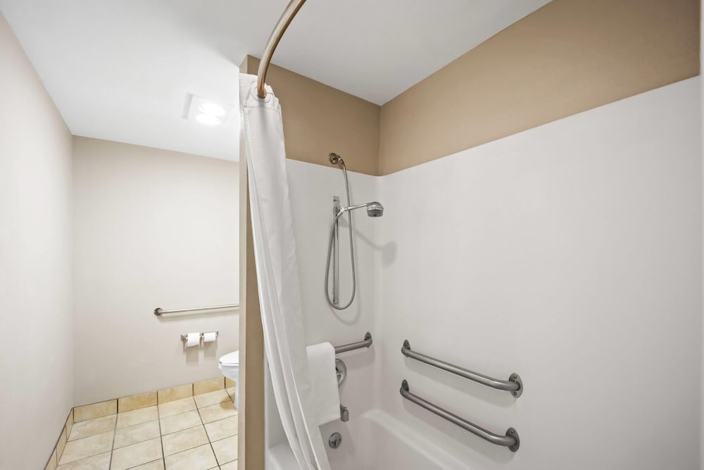 Microtel Inn Greensboro 53/54
