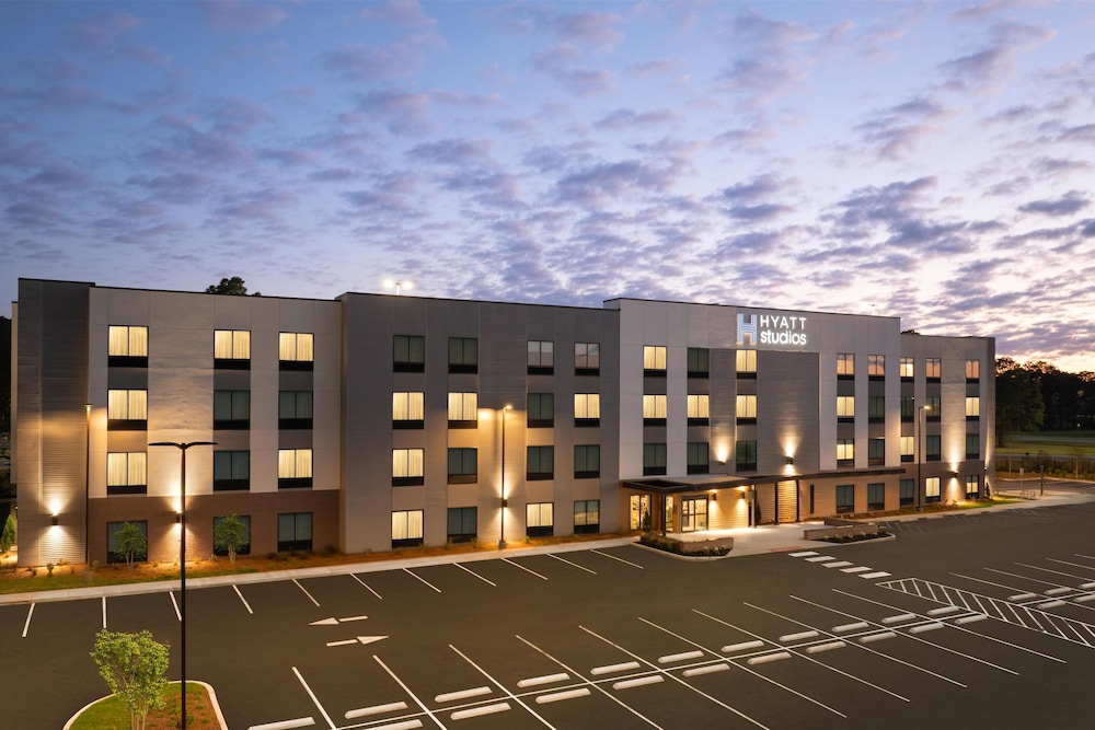 Hyatt Studios Mobile / Tillmans Corner 5/50