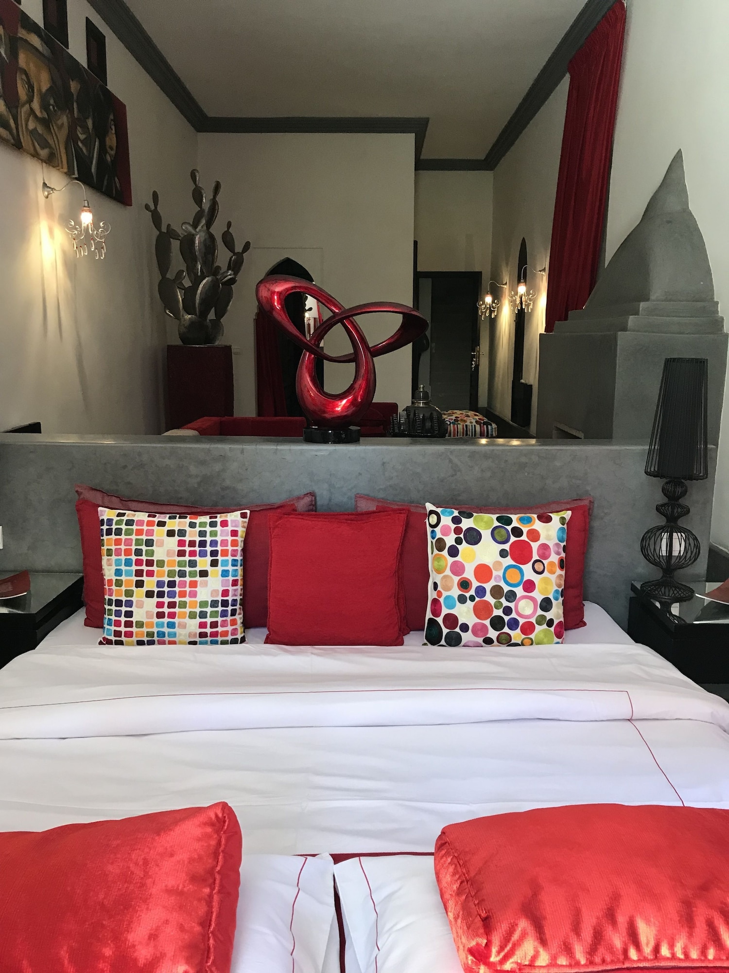 COMFORT, SUITE