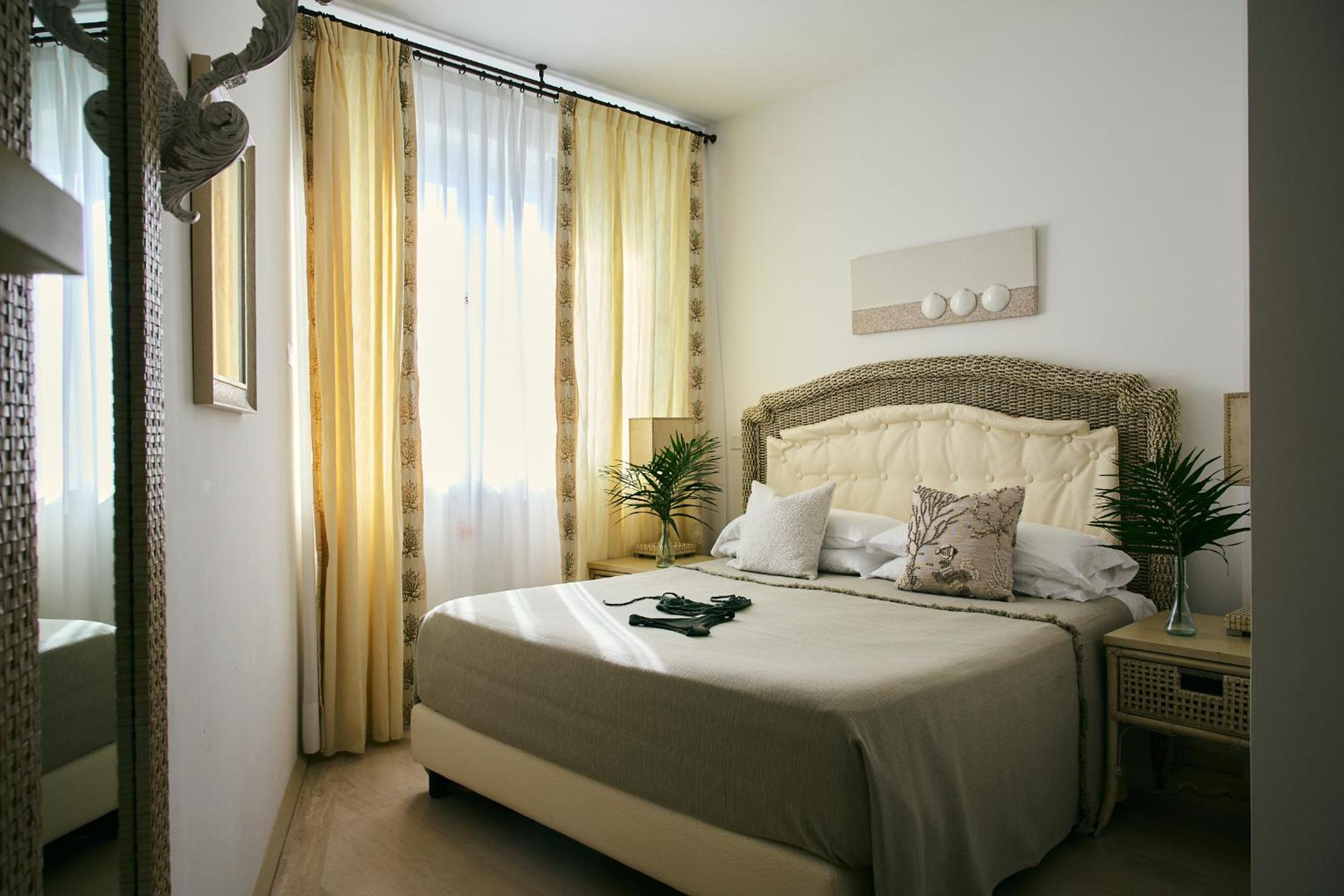 BUDGET, DOUBLE BED