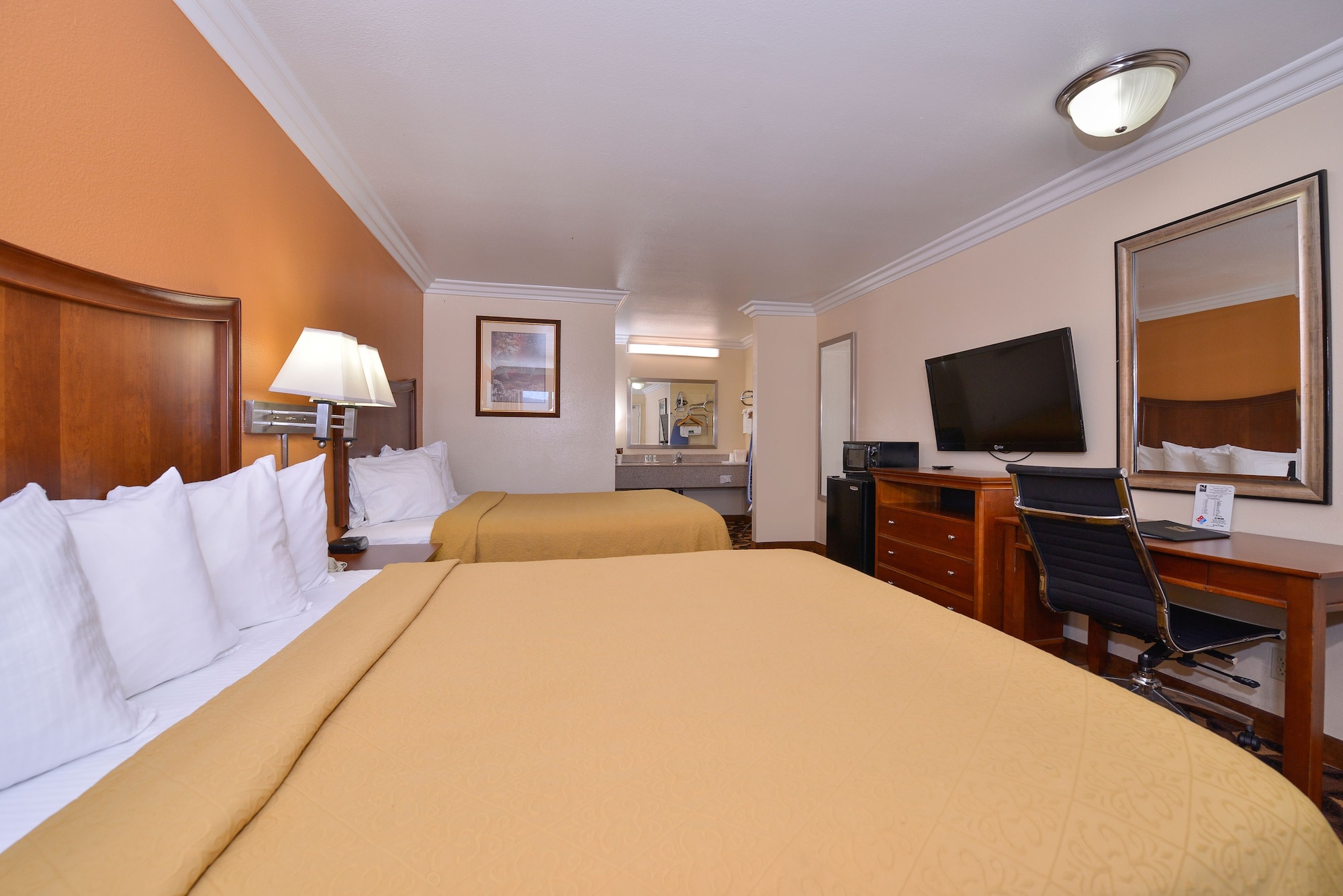 غرفة قياسية بسريرين كوين، Quality Inn Lake Elsinore 4/10