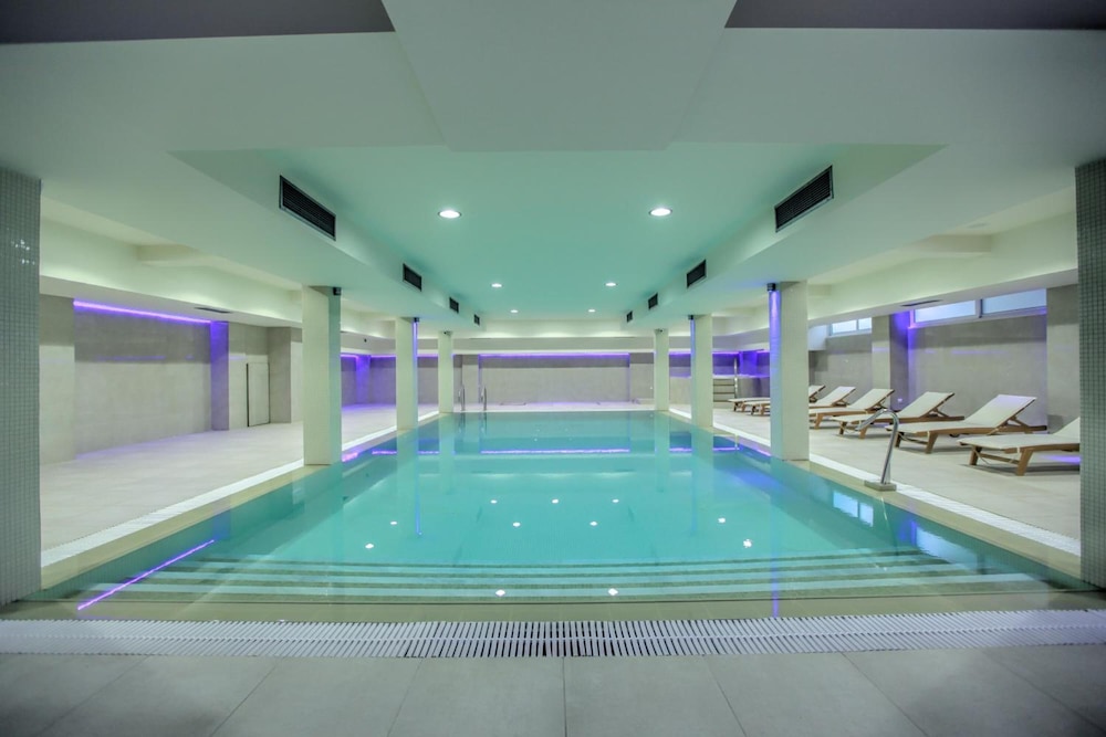 Grand Meteora Hotel 34/60